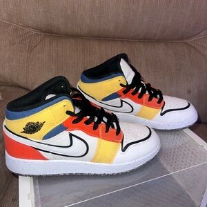 AJ1 Mid SE “Picante”